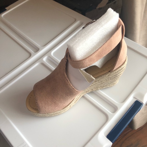 ๐ฅHP๐ฅLast one๐ฅLight Mauve Espadrille Wedge - Picture 3 of 4